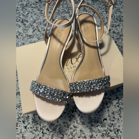 🌟Badgley Mischka Sandals 🌟Like new 🆕 - Picture 5 of 17